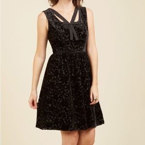 Modcloth velvet bow detail party dress